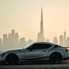 Najlepsze samochody do wynajęcia w Dubaju: Przewodnik po ofertach 