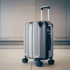 Walizka kabinowa co to znaczy? Kluczowe informacje o bagażu podręcznym