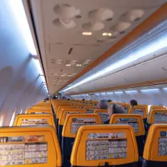 Czy można mieć poduszkę w samolocie Ryanair? Oto, co musisz wiedzieć