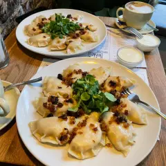 Poznańskie smaki: 10 wyjątkowych restauracji, które musisz odwiedzić
