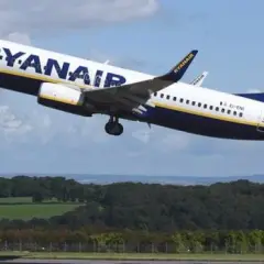 Ryanair czyje to linie lotnicze? Odkryj ich kontrowersyjną historię