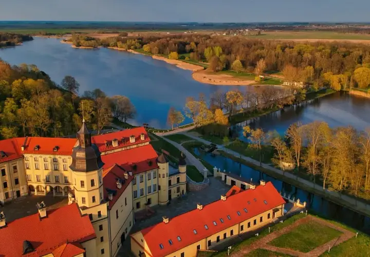 Najlepsze miejsca do zwiedzania i atrakcje Warmii i Mazur na mapie