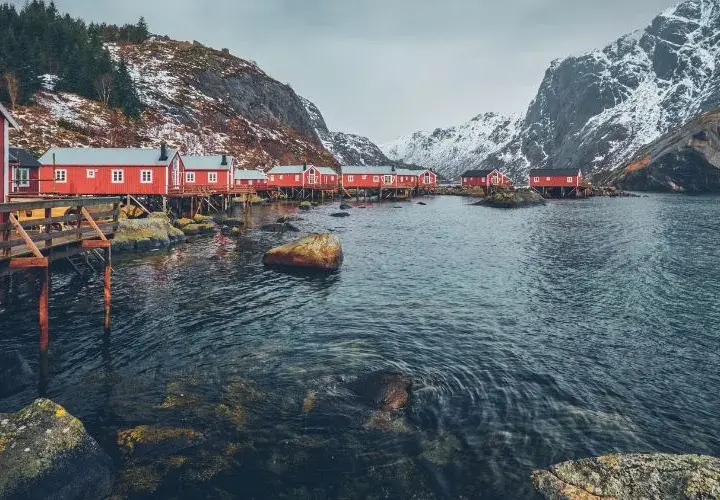 Czy do Norwegii trzeba mieć paszport? Sprawdź wymagania podróżne