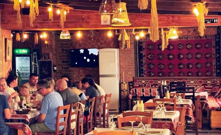 Gdzie zjeść w Albanii: Najlepsze potrawy i restauracje, które warto odwiedzić