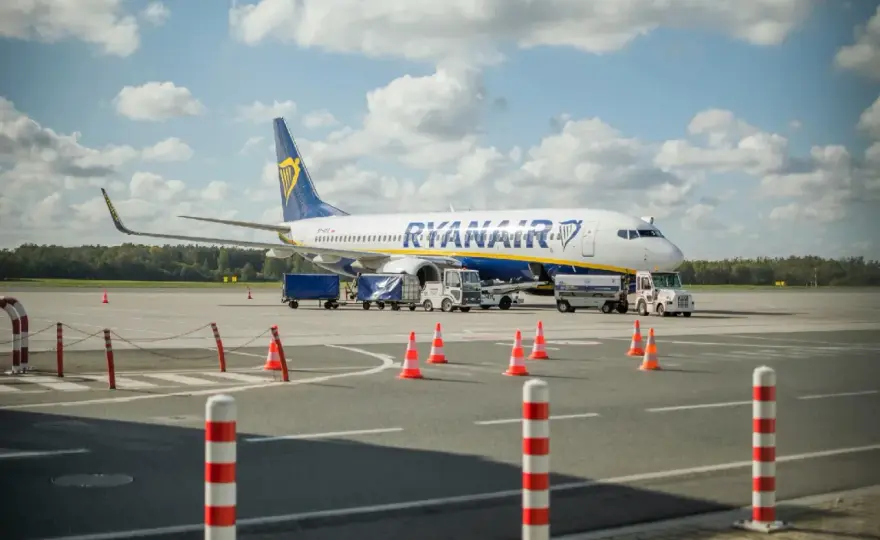 Ile czasu na lotnisku przed lotem Ryanair? Sprawdź!