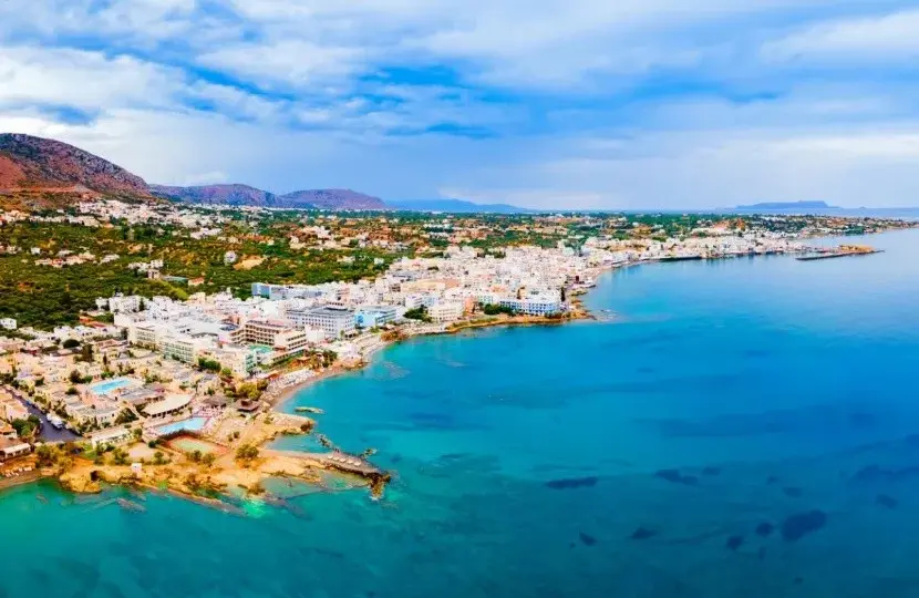 Hersonissos na Krecie: Co warto zobaczyć i jakie atrakcje oferuje region