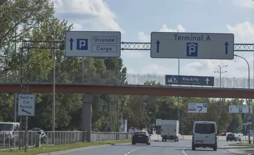 Odbiór z Lotniska Chopina: Kiss & Fly, parkingi i zasady