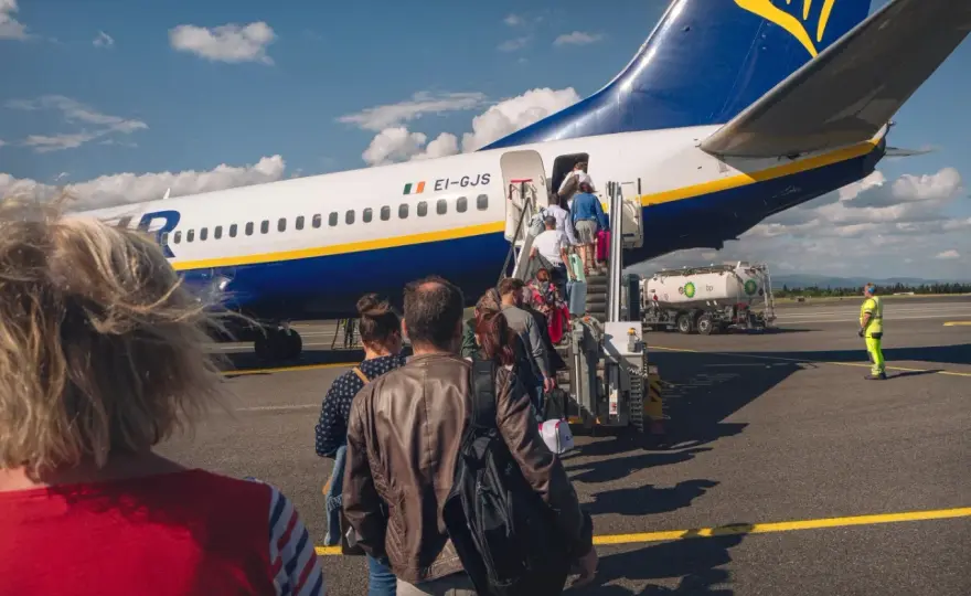 Ryanair odprawa: terminy, opłaty i jak uniknąć błędów