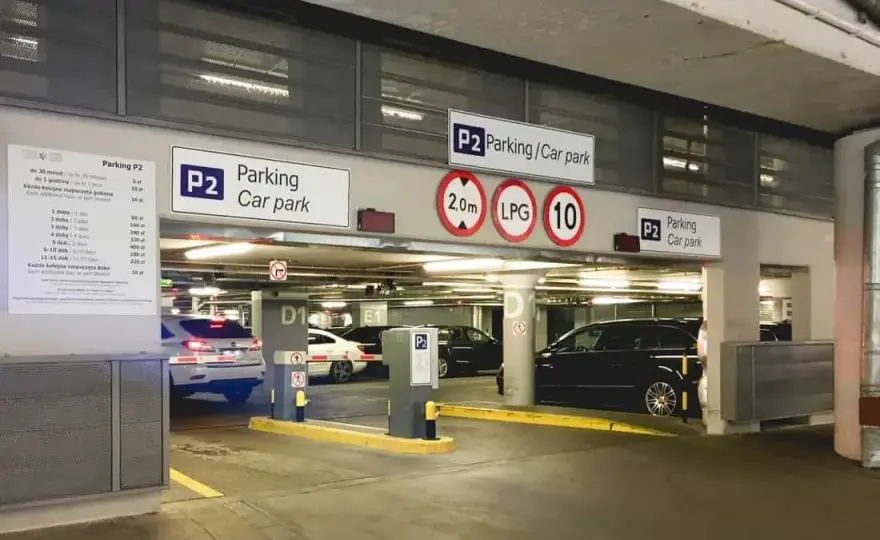Jak dojechać na parking P2 lotnisko Chopina bez zbędnych problemów