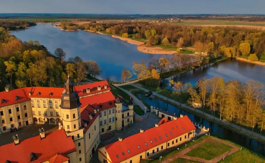 Najlepsze miejsca do zwiedzania i atrakcje Warmii i Mazur na mapie