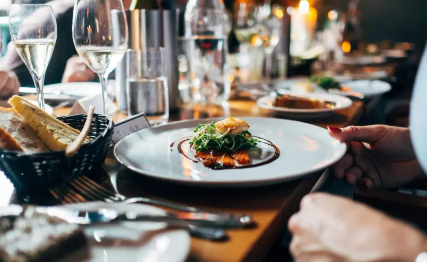 Gdzie zjeść w Lublinie? Odkryj najlepsze restauracje i smaki!