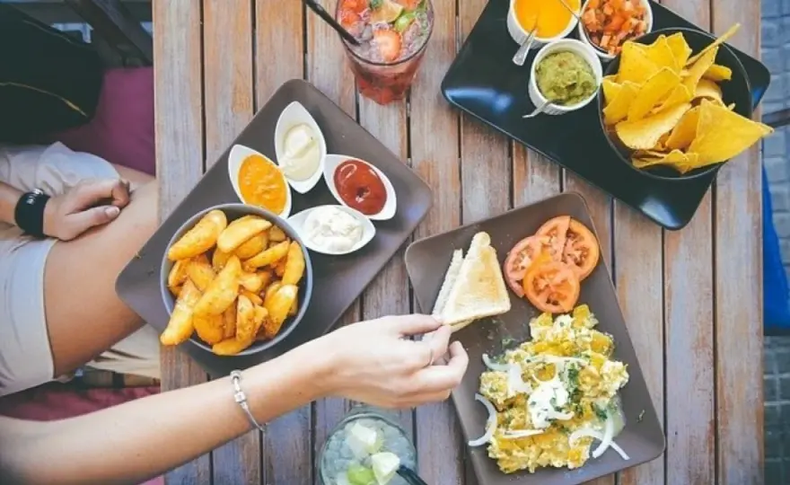 Gdzie zjeść w Sandomierzu? Odkryj najlepsze restauracje i smaki