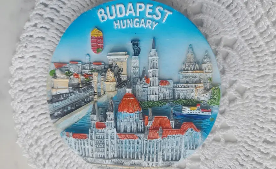Ile kosztuje magnes w Budapeszcie? Ceny i gdzie kupić tanio