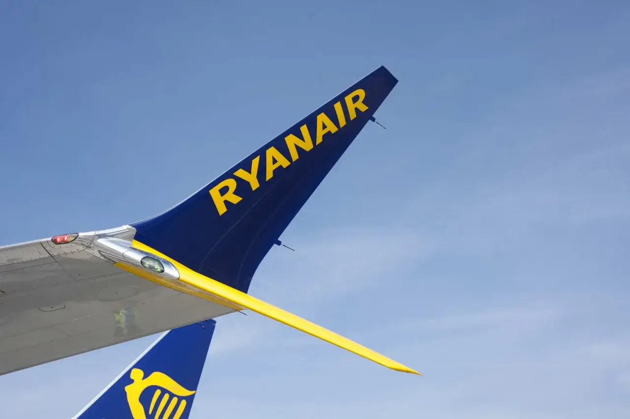 Ogon samolotu Ryanair z napisem 