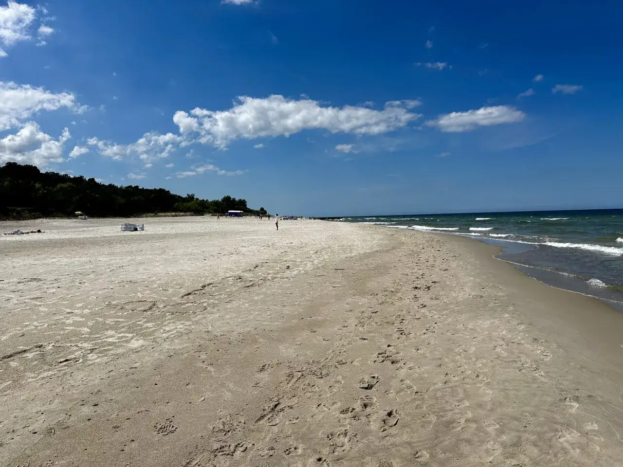 Zdjęcie Opis, atrakcje i co warto zobaczyć na popularnej plaży Jurata